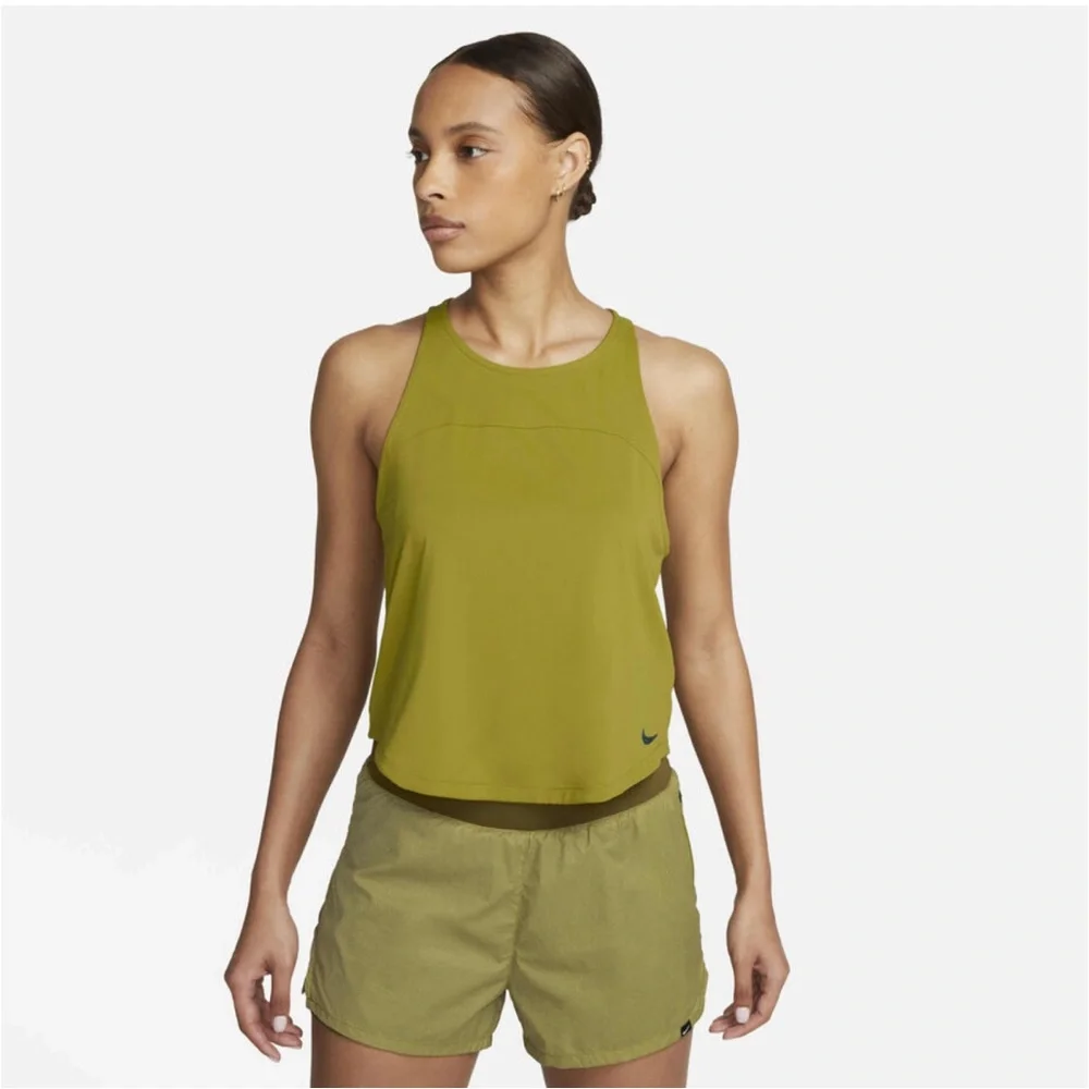 Nike Dri-FIT Run Division small